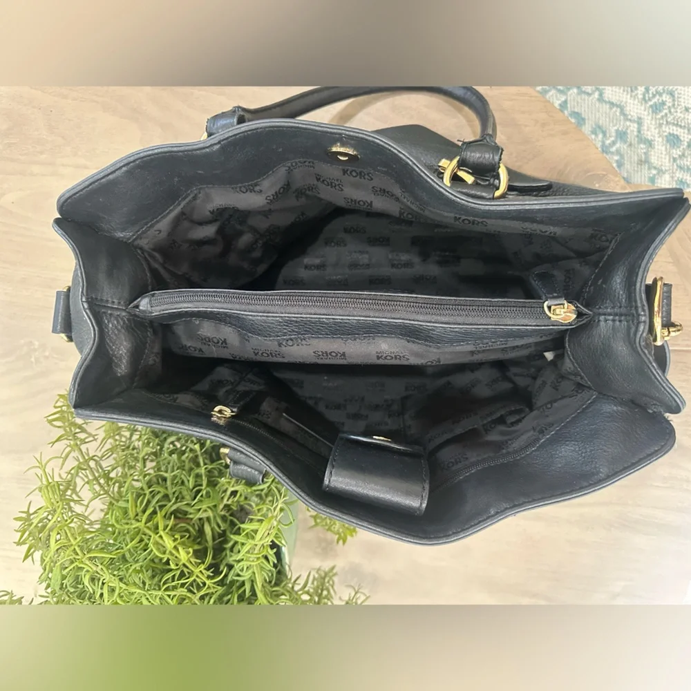 MICHAEL KORS Black Leather East/West Hamilton Tote
